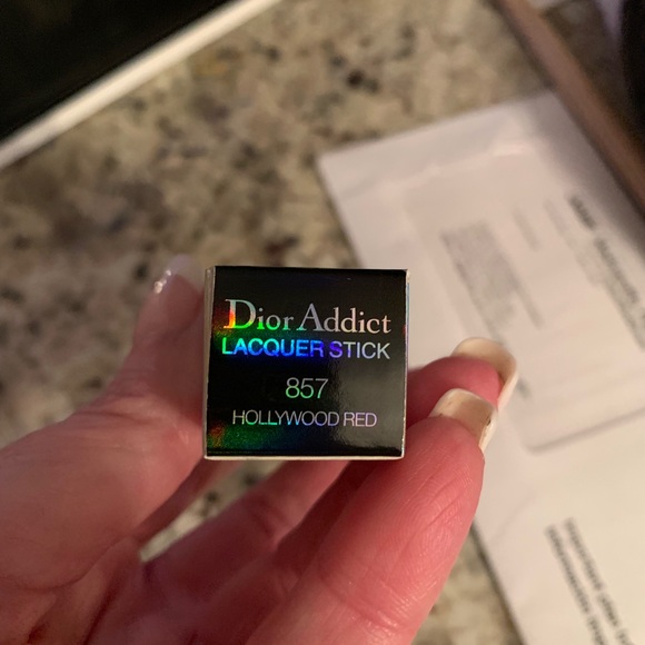 Lipstick - Picture 2 of 4